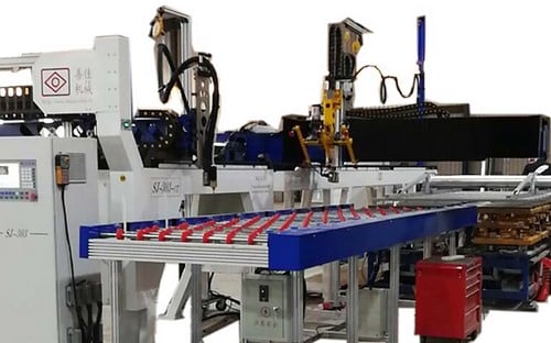 Línea automática de sellado y juntas